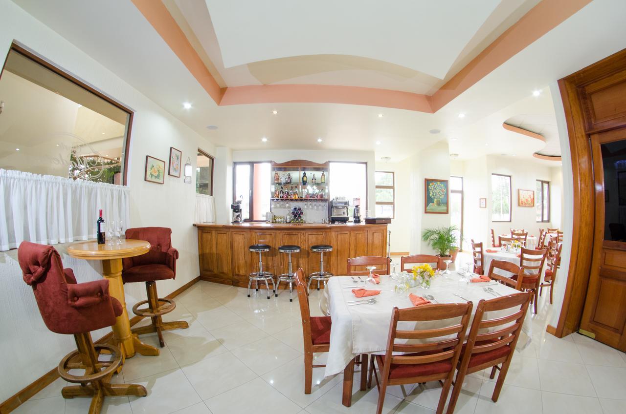 Hotel Anna Inn Olintepeque Ngoại thất bức ảnh